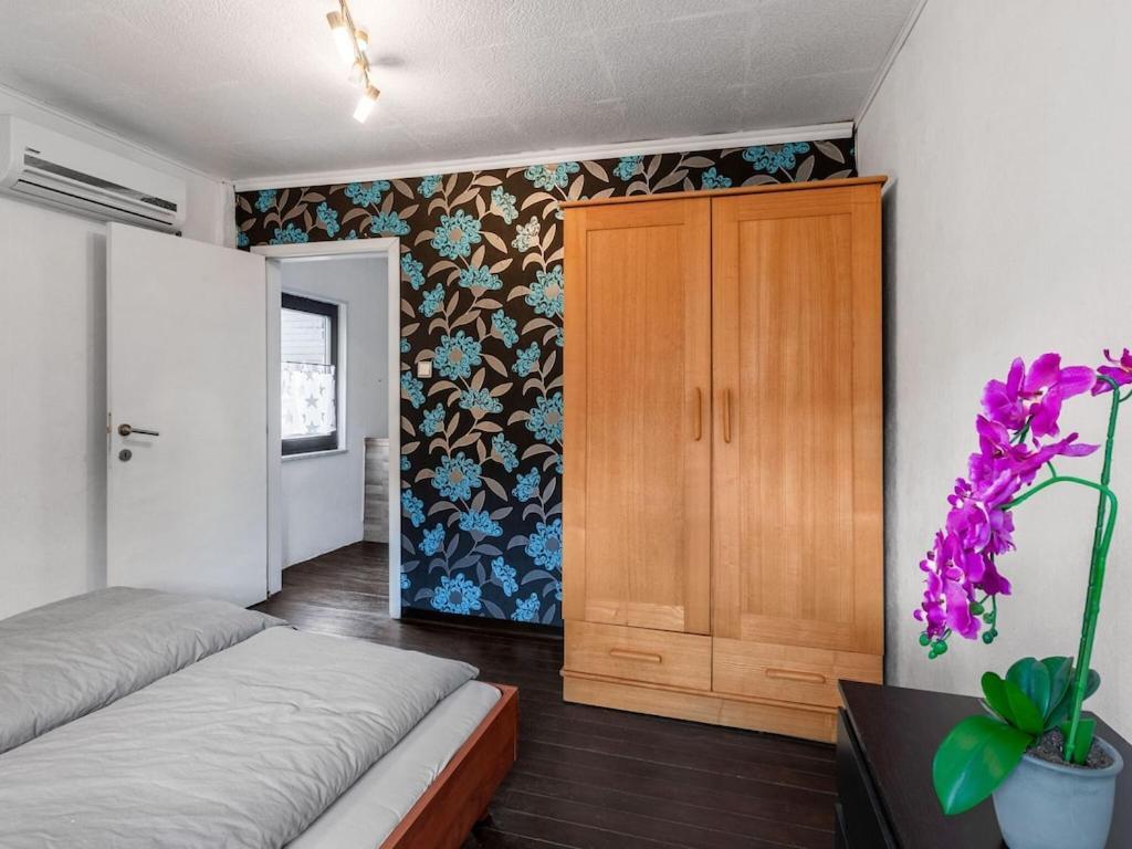 Serene Holiday Home In Nehren With A Beautiful Garden Ngoại thất bức ảnh