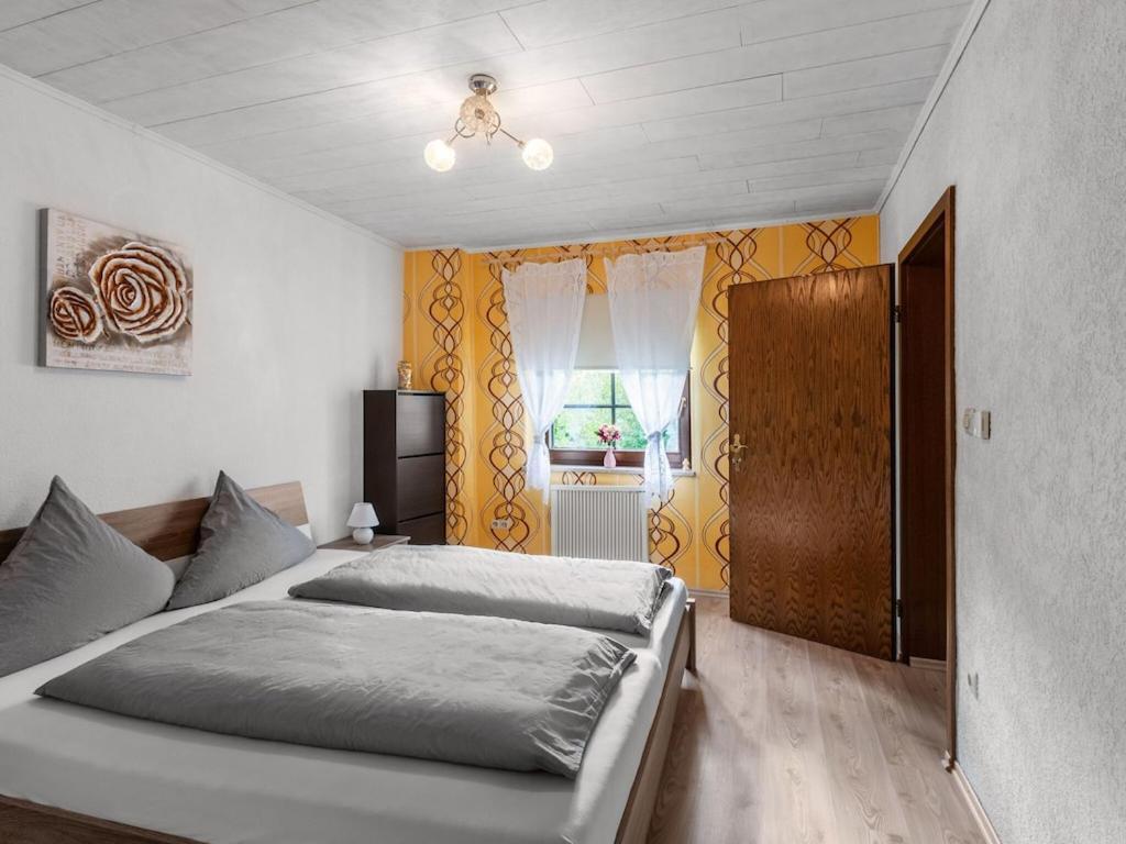 Serene Holiday Home In Nehren With A Beautiful Garden Ngoại thất bức ảnh