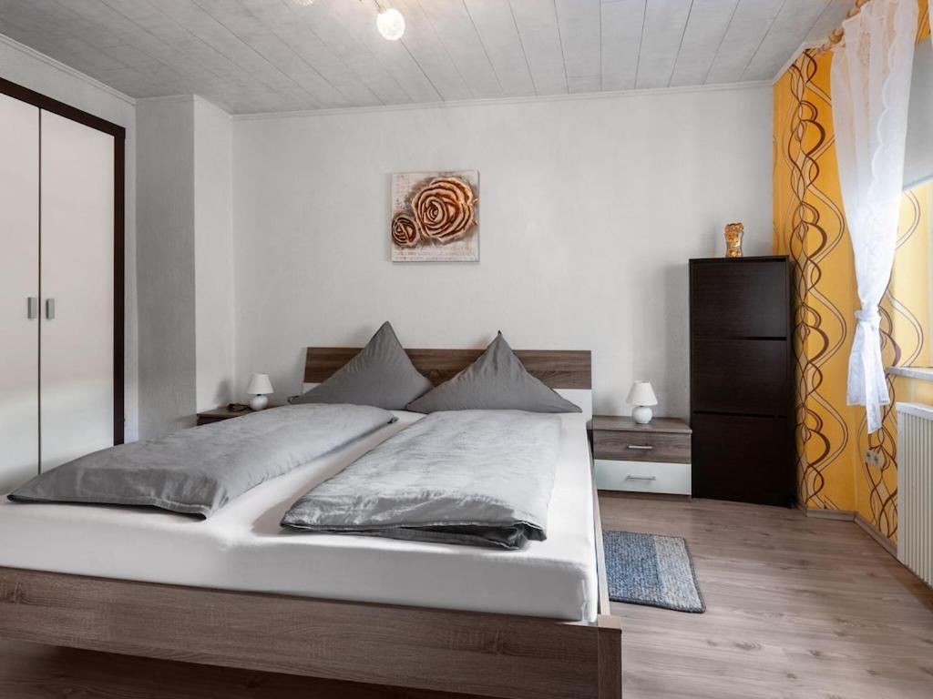 Serene Holiday Home In Nehren With A Beautiful Garden Ngoại thất bức ảnh